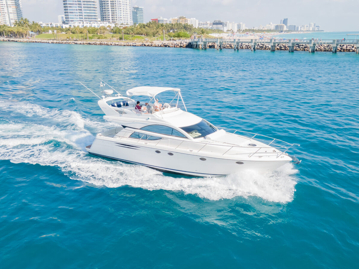 55′ Fairline Fly