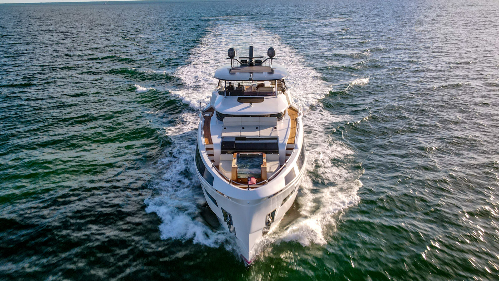 88´ SIRENA WITH POOL & JACUZZI