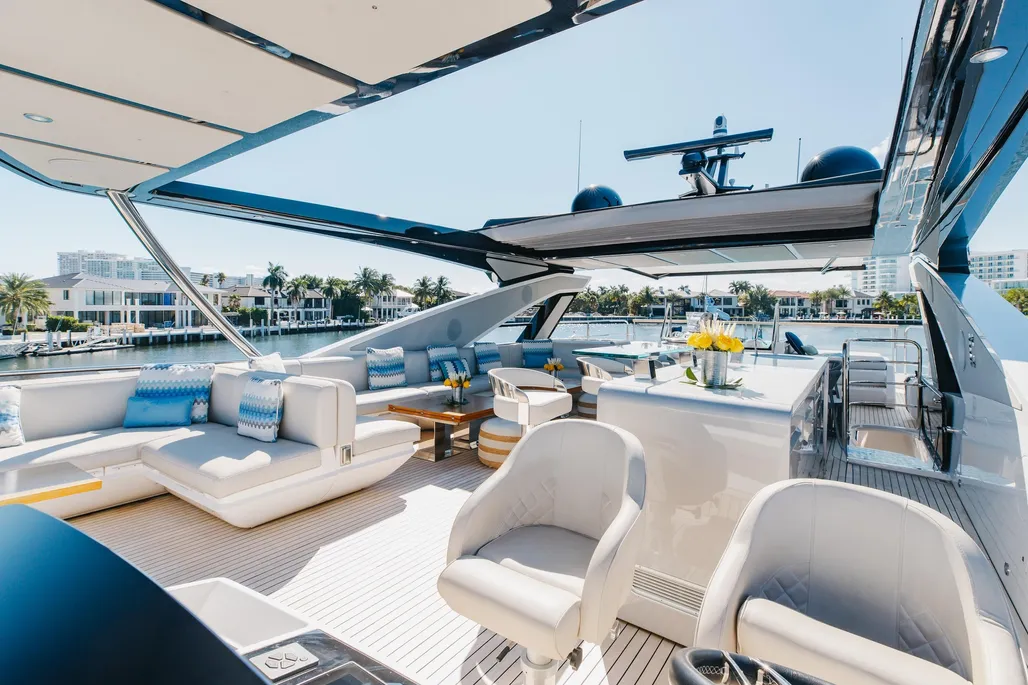 95´ SUNSEEKER — photo 11