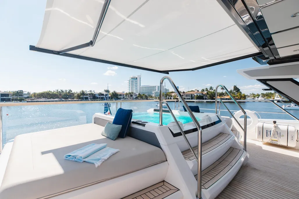 95´ SUNSEEKER — photo 8