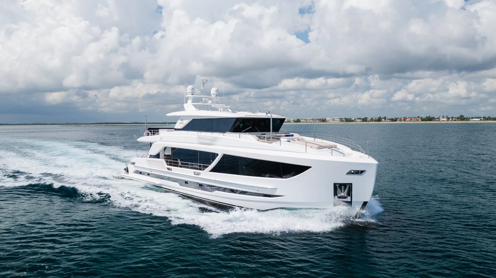 90’ HORIZON FD90 SKY LOUNGE
